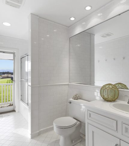 13.Main_Bath